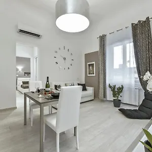 Apartment Accademia, Florence